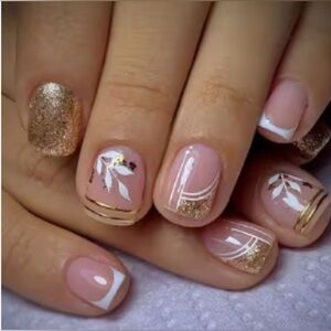 ✨🌸 Blush Pink & Gold Floral Press-On Nails – 24 Piece Elegant Set 💅💖